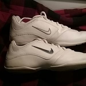 Nike women's 9.5